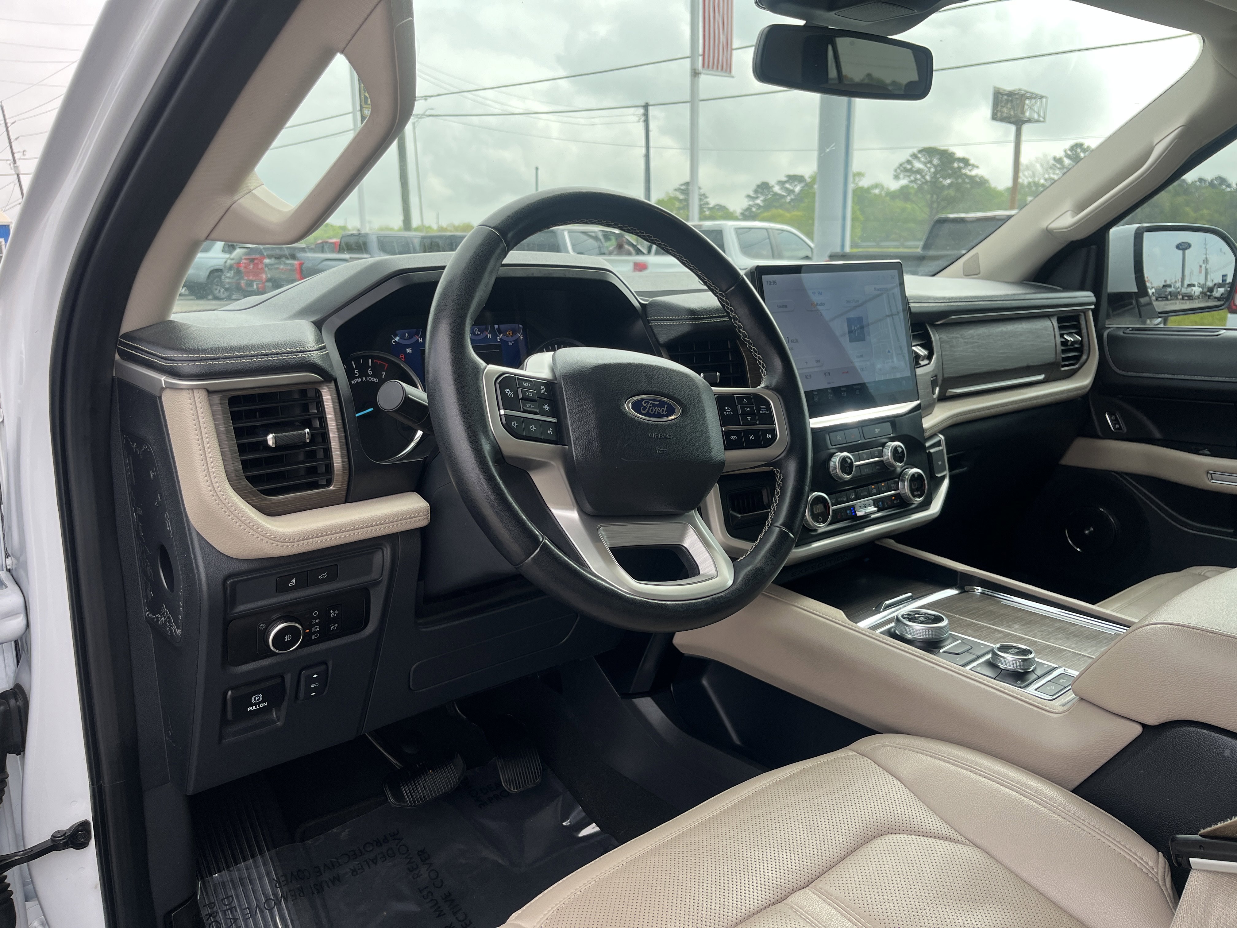 Used 2024 Ford Expedition Max Limited AWD/4WD image 13