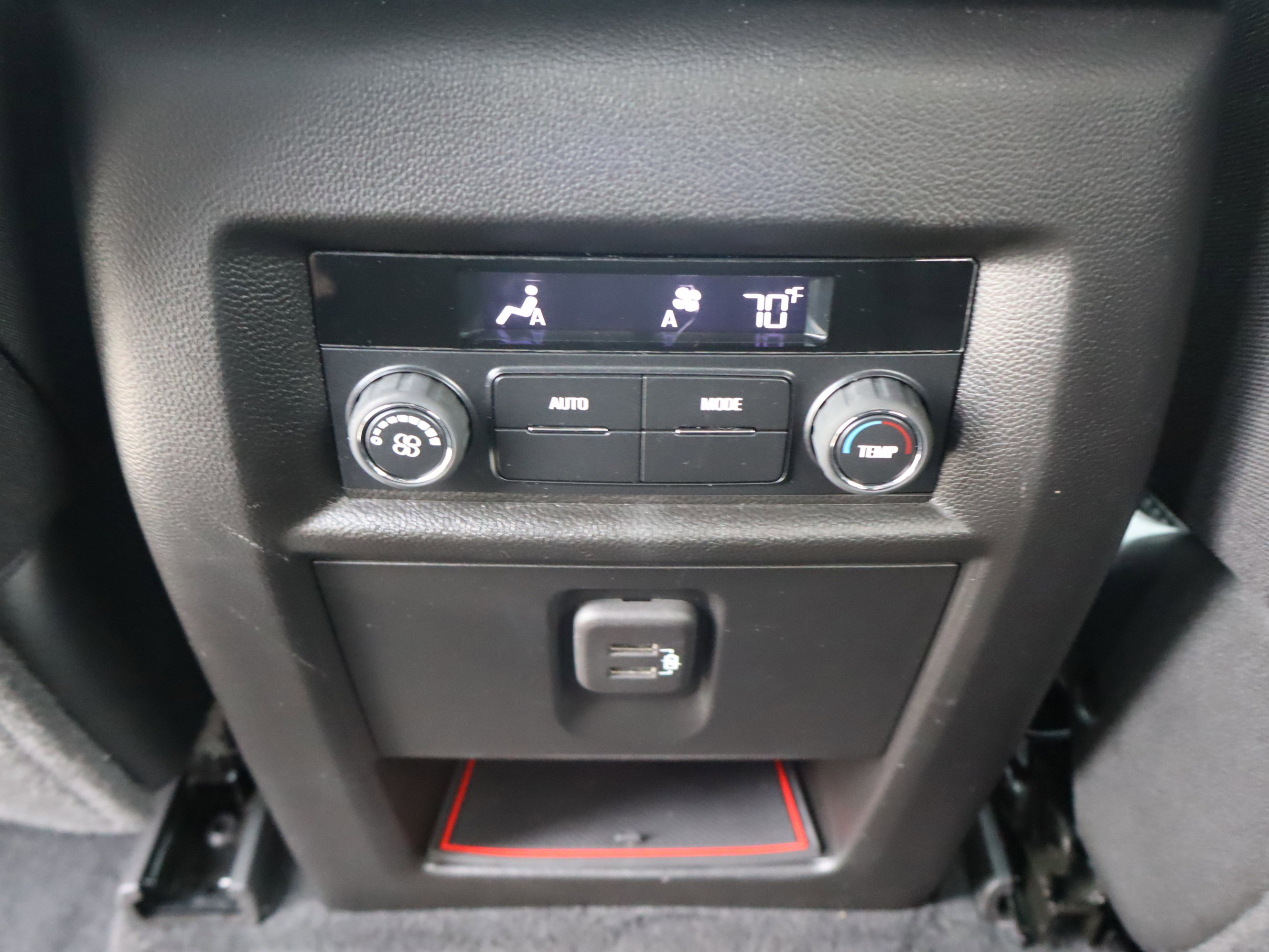 Used 2022 Chevrolet Traverse LT FWD image 34