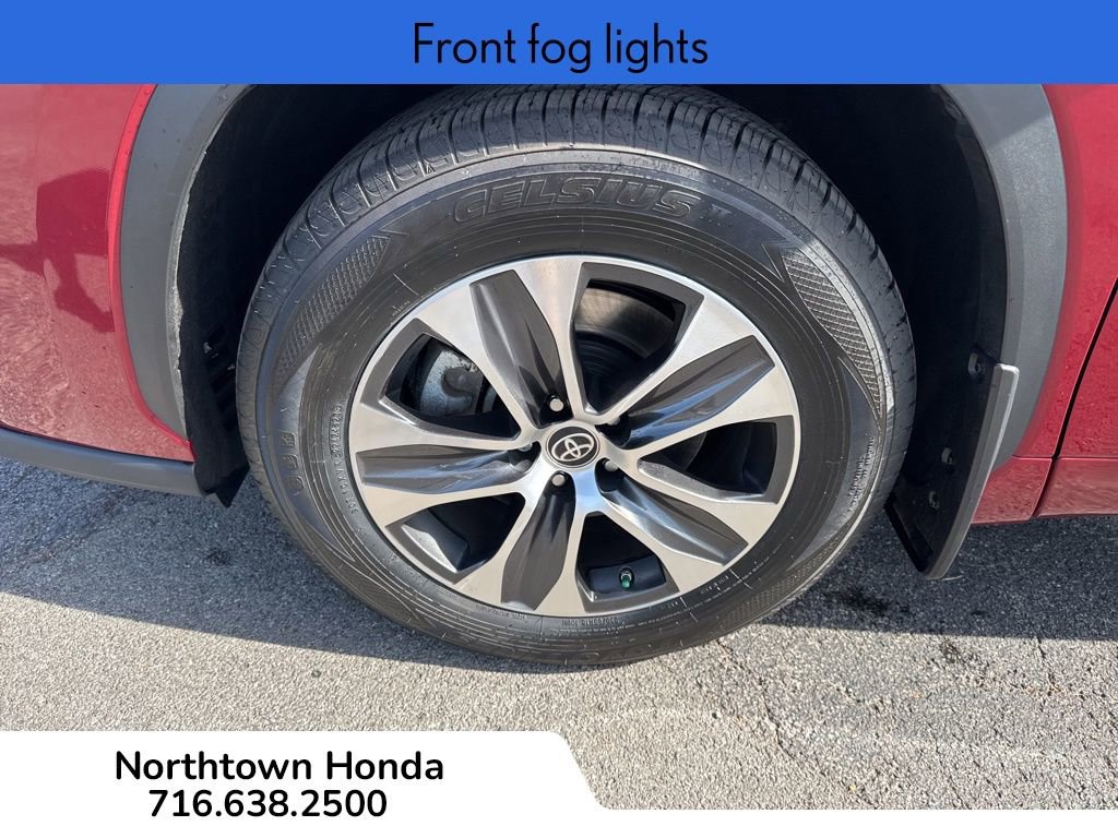Used 2022 Toyota Highlander XLE image 11