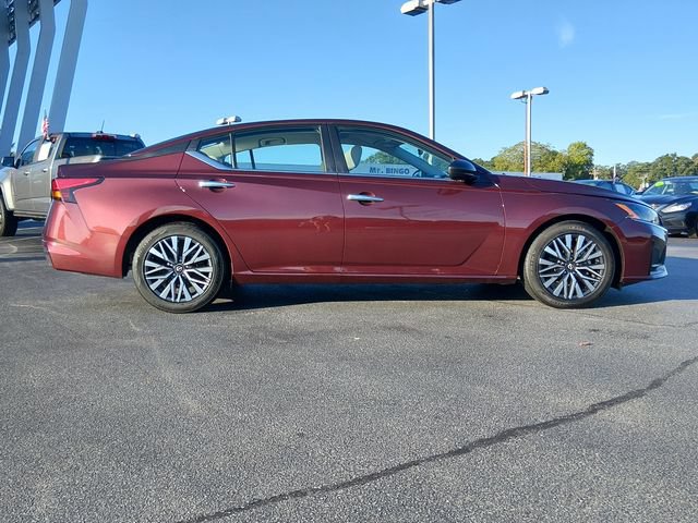 Used 2025 Nissan Altima 2.5 SV FWD image 2