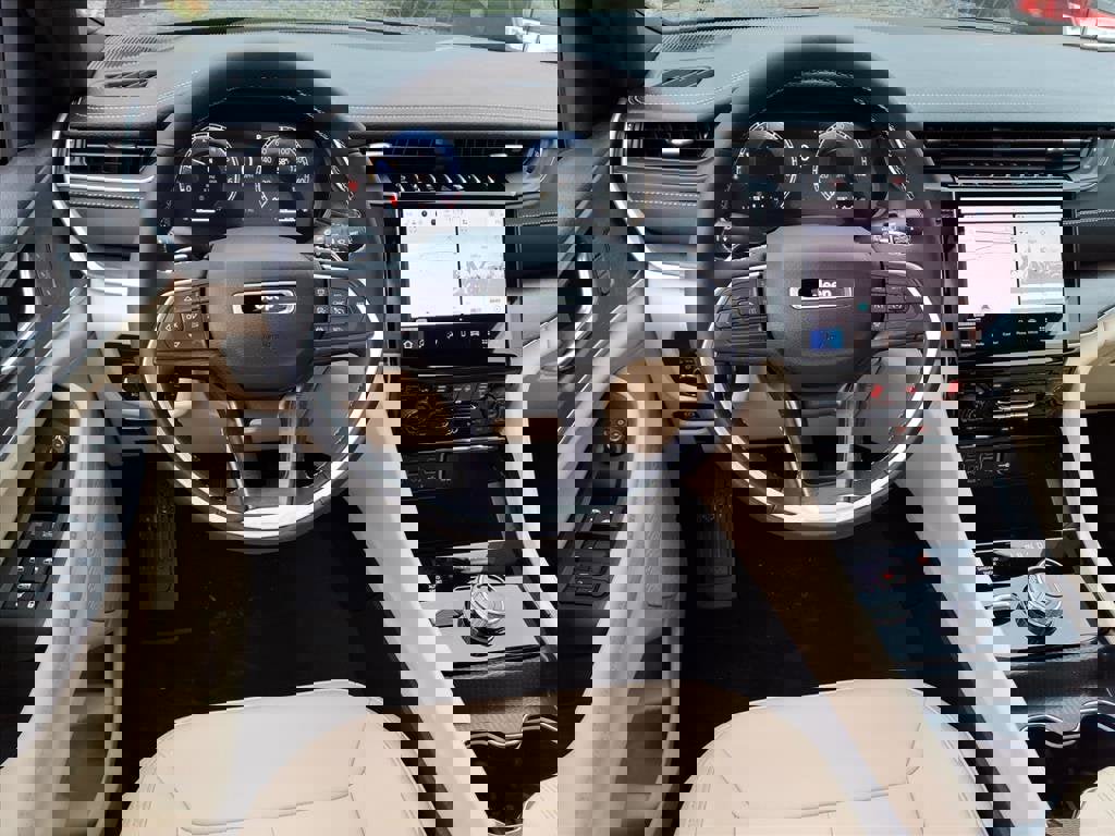 New 2025 Jeep Grand Cherokee Limited image 4