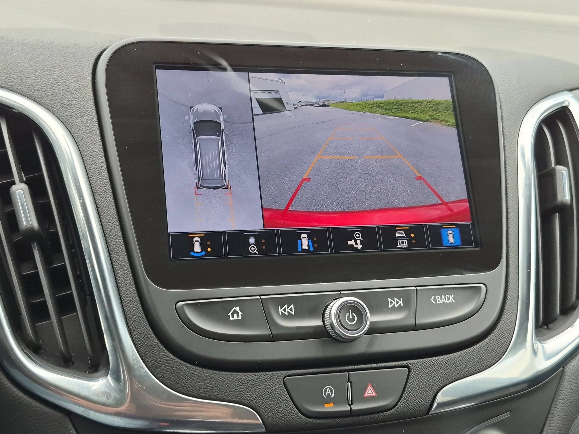Certified 2024 Chevrolet Equinox LT FWD image 15