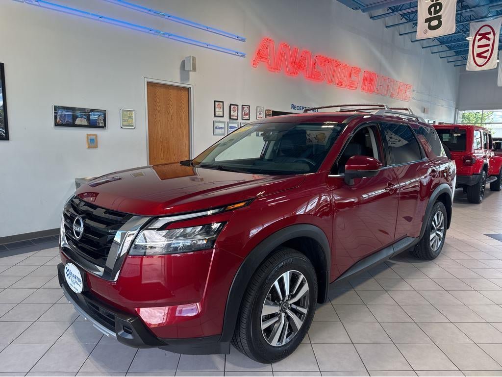 Used 2023 Nissan Pathfinder SL AWD/4WD image 7