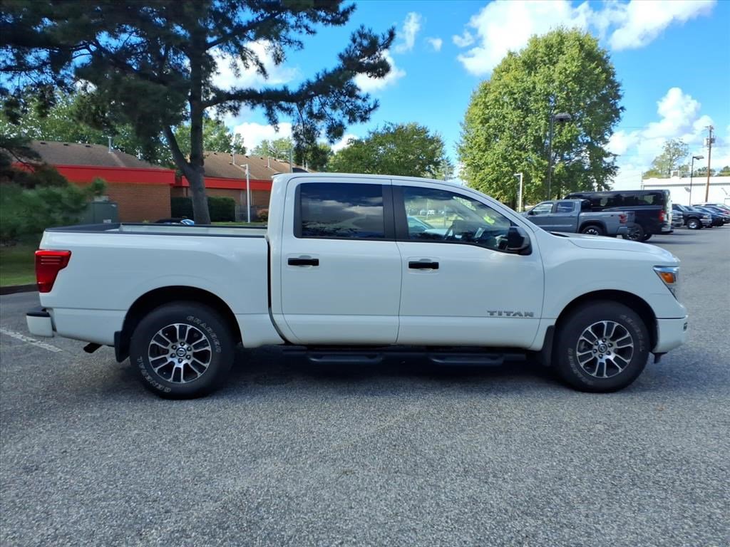 Used 2022 Nissan Titan SV w/ Accessory Utility Package image 2