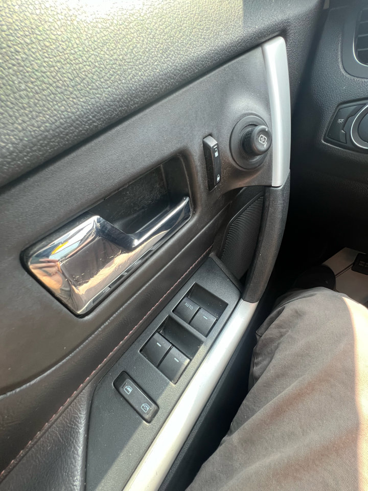 Used 2011 Ford Edge SEL w/ Canadian Comfort Pkg image 22