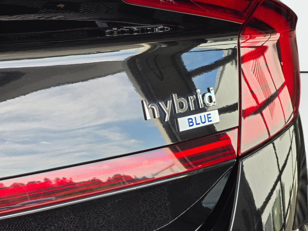 Used 2021 Hyundai Sonata Blue FWD image 14