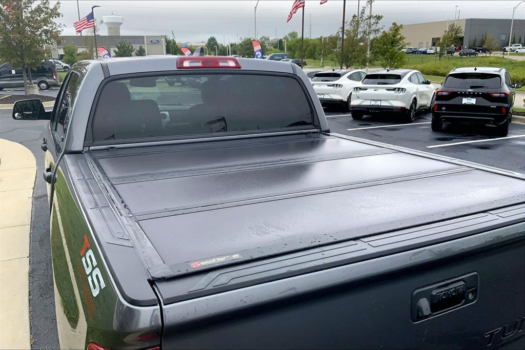 Used 2021 Toyota Tundra SR5 w/ SR5 Upgrade Package AWD/4WD image 8