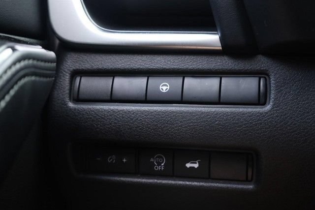 Certified 2025 Nissan Rogue SV FWD image 18