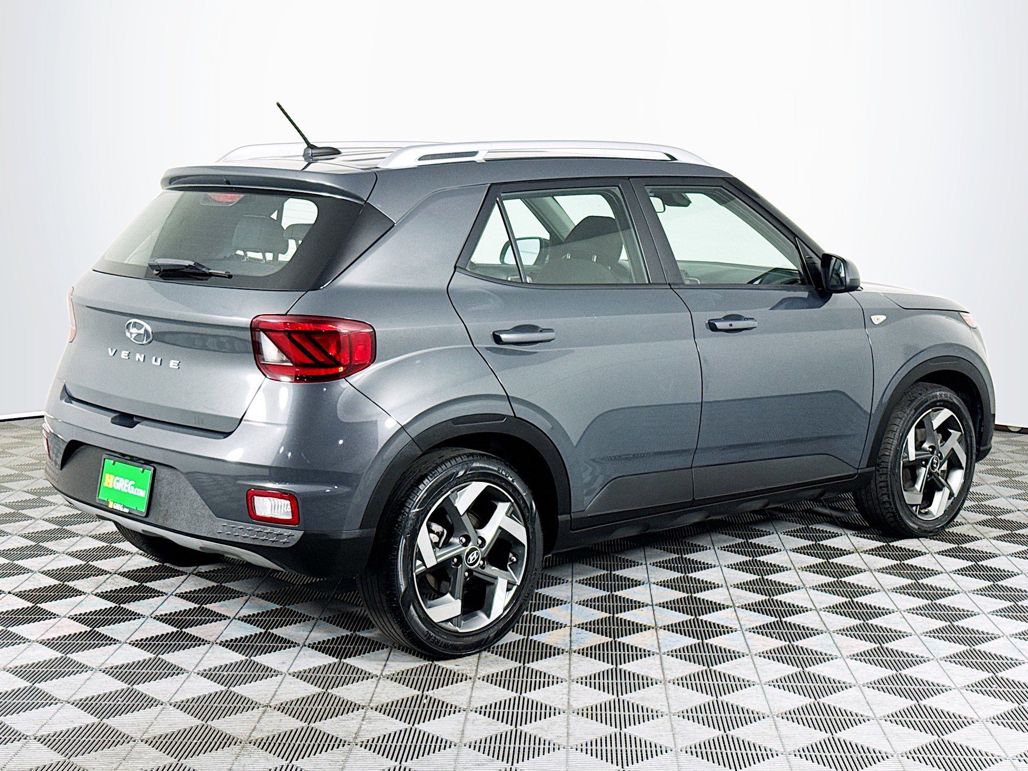 Used 2024 Hyundai Venue SEL image 10