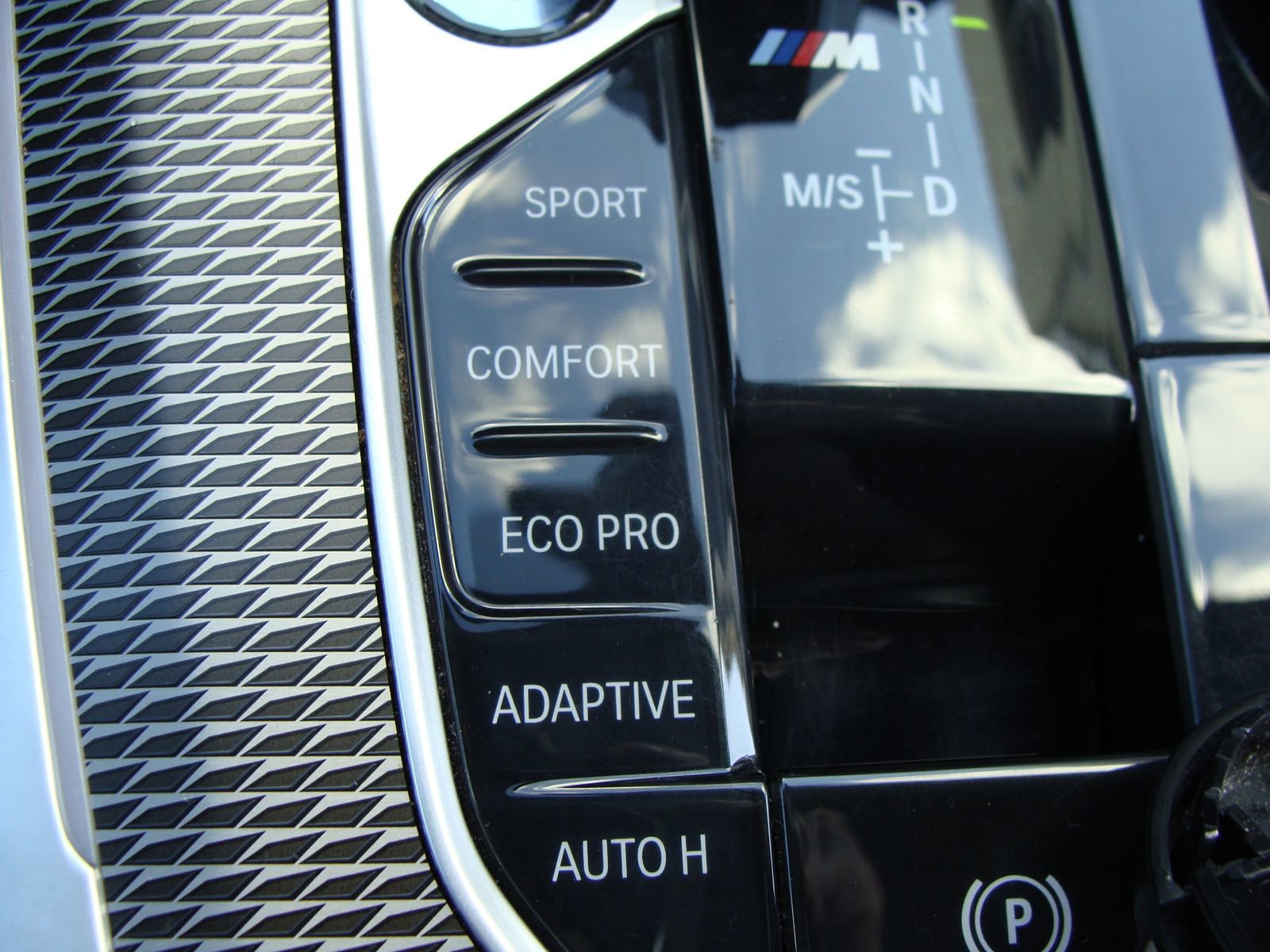 Used 2021 BMW X5 M50i w/ Executive Package image 25