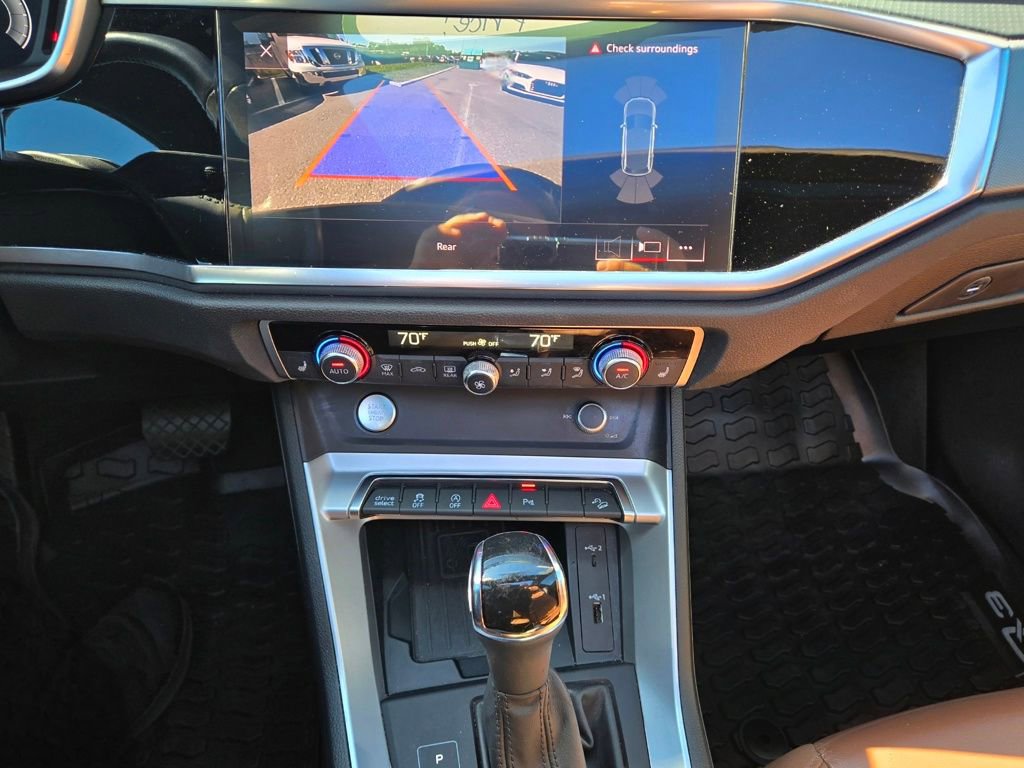 Used 2020 Audi Q3 2.0T Premium Plus w/ Premium Plus Package image 30