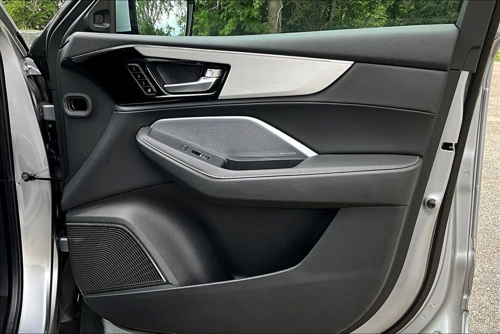 Used 2025 Acura MDX w/ Technology Package image 24