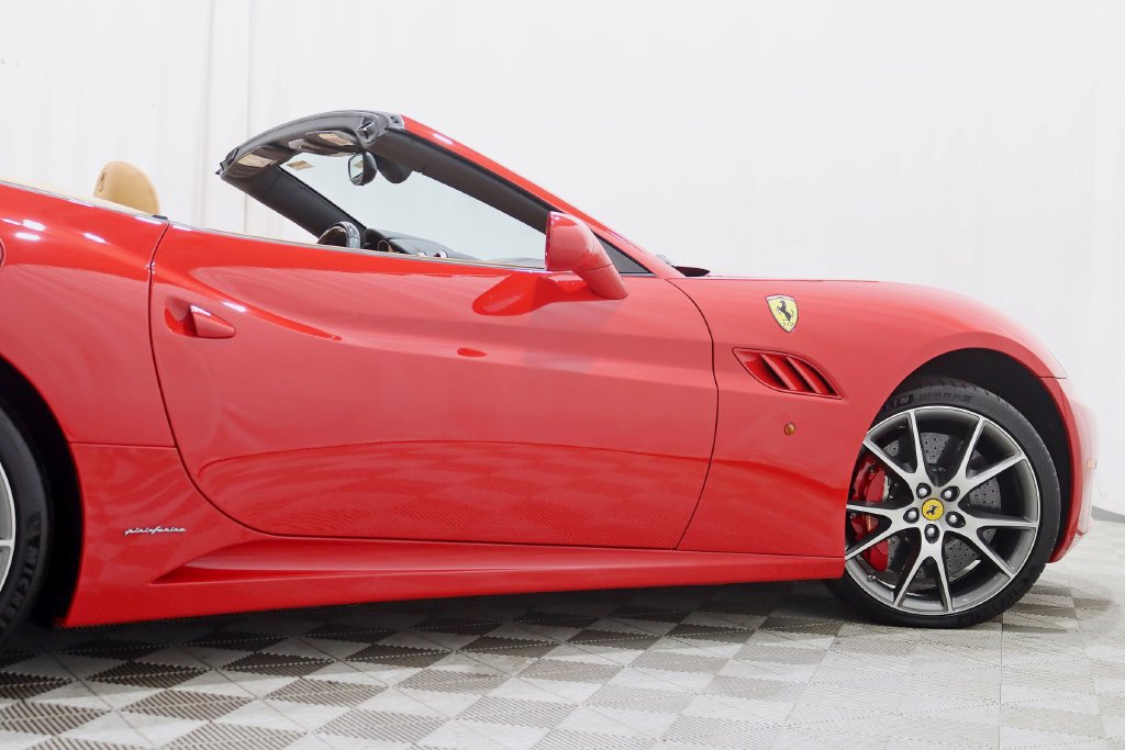 Used 2012 Ferrari California RWD image 11