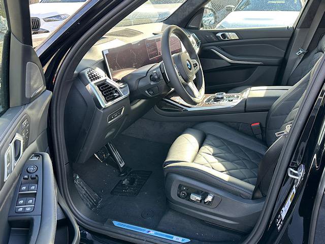 New 2026 BMW X7 xDrive40i w/ Executive Package image 4