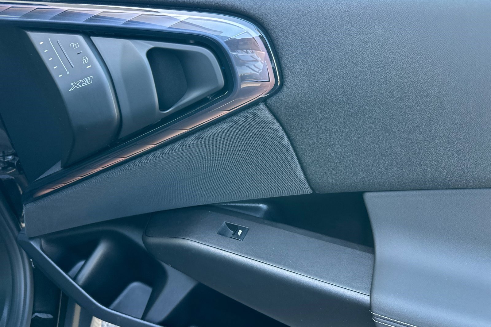 Used 2025 BMW X3 xDrive30i w/ Premium Package image 22