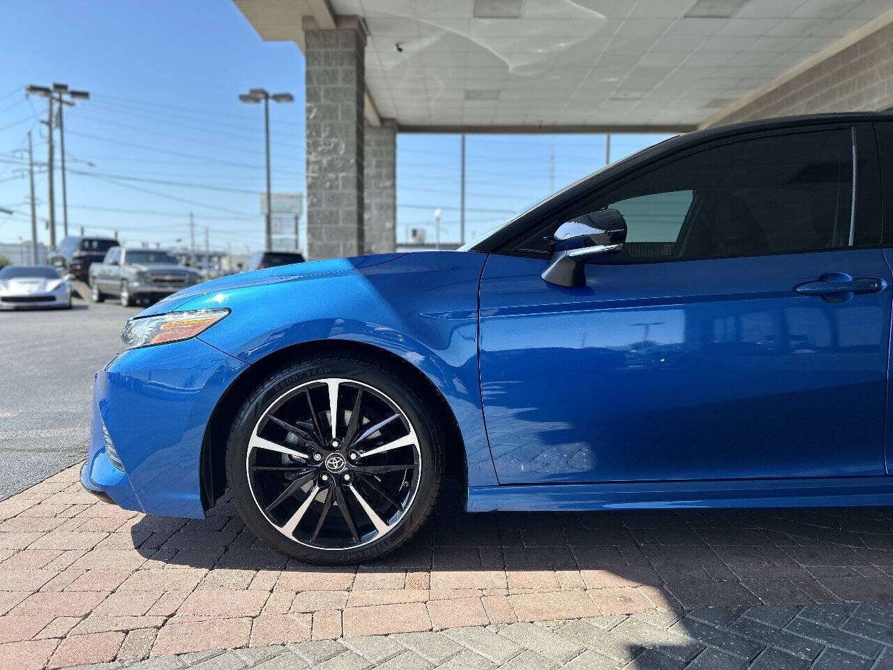 Used 2019 Toyota Camry XSE w/ Navigation Package FWD image 5