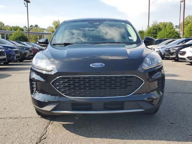 Used 2021 Ford Escape SE FWD image 2