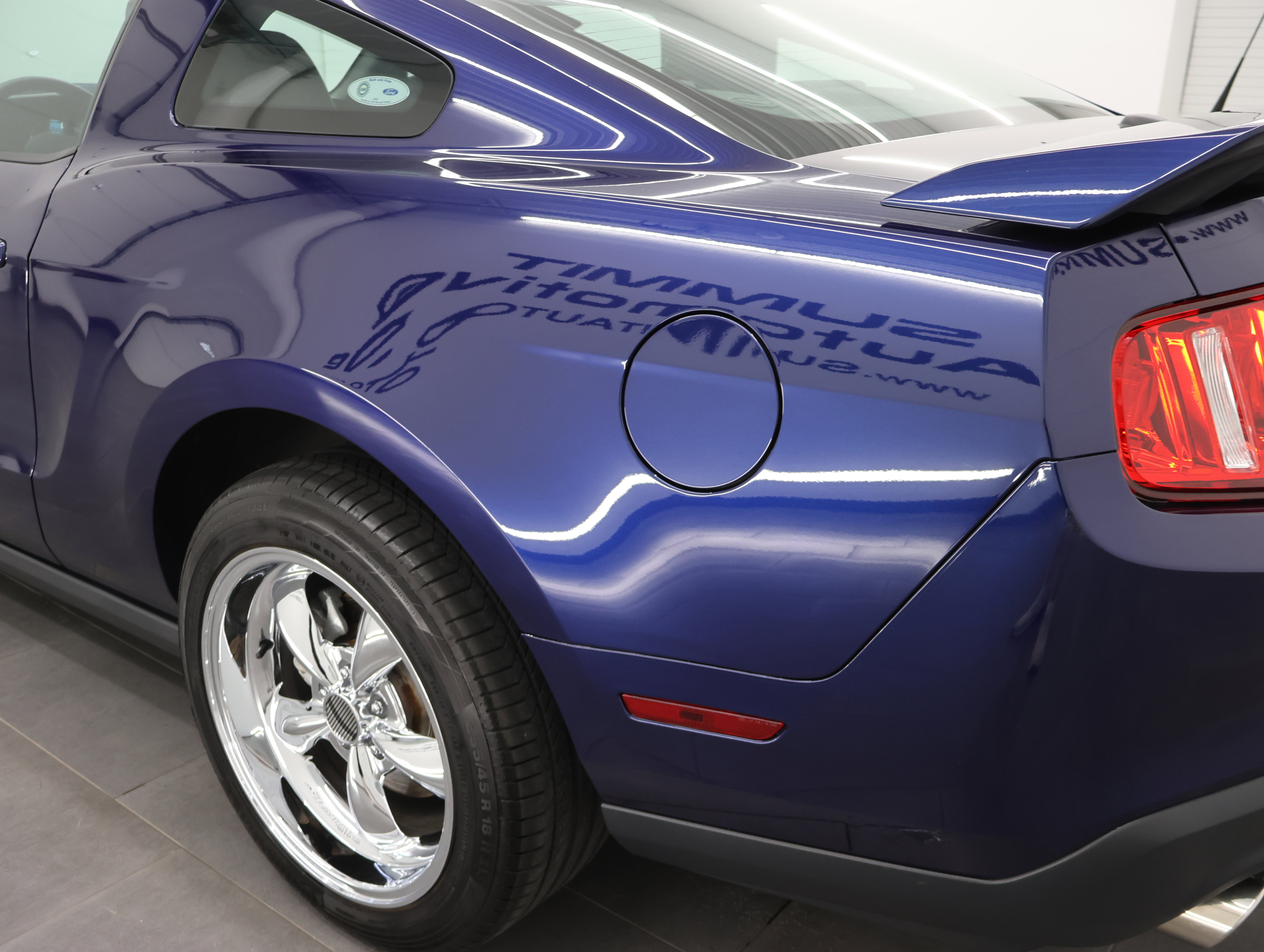 Used 2010 Ford Mustang GT Premium RWD image 29