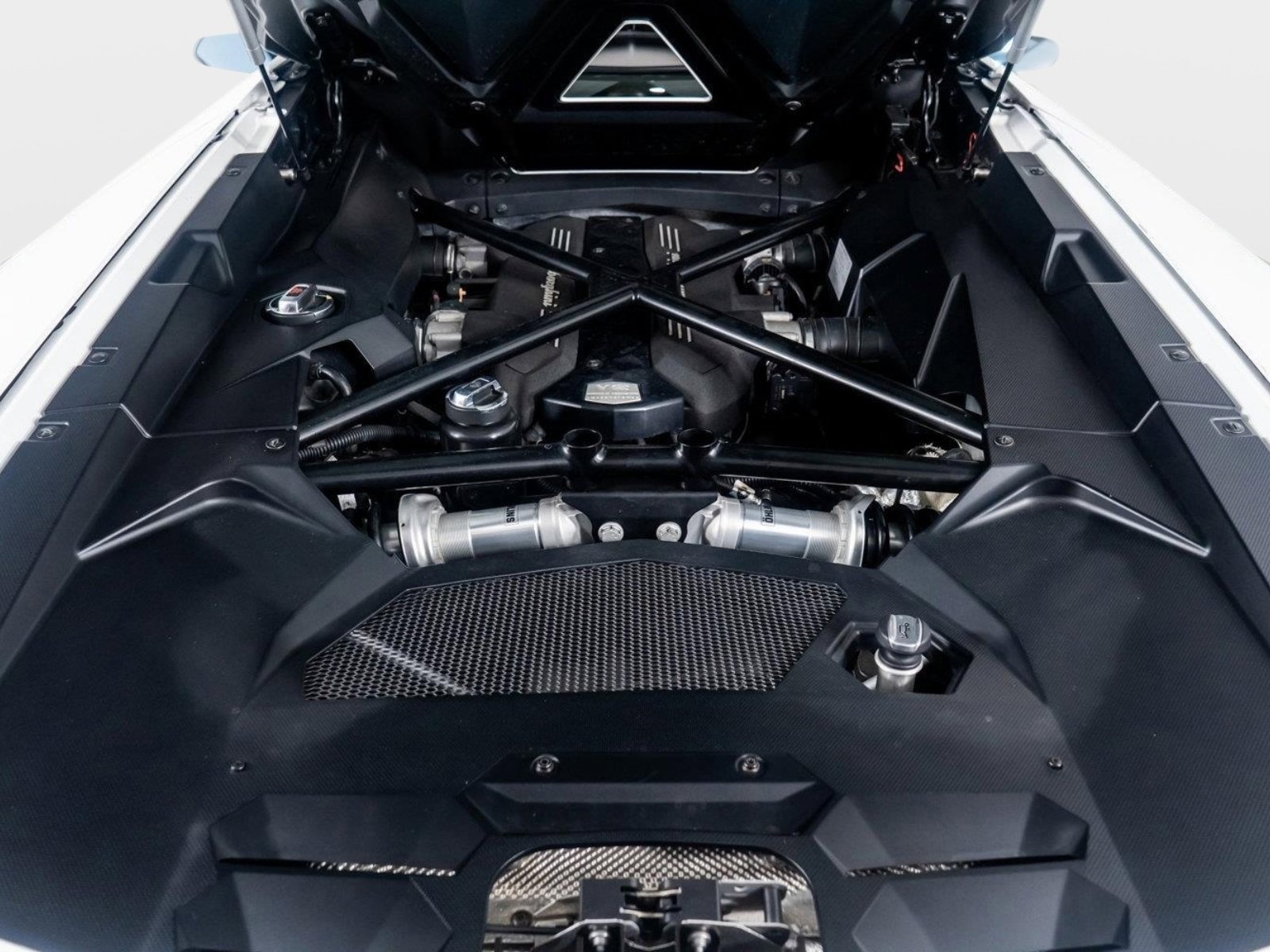 Used 2015 Lamborghini Aventador LP 700-4 image 47
