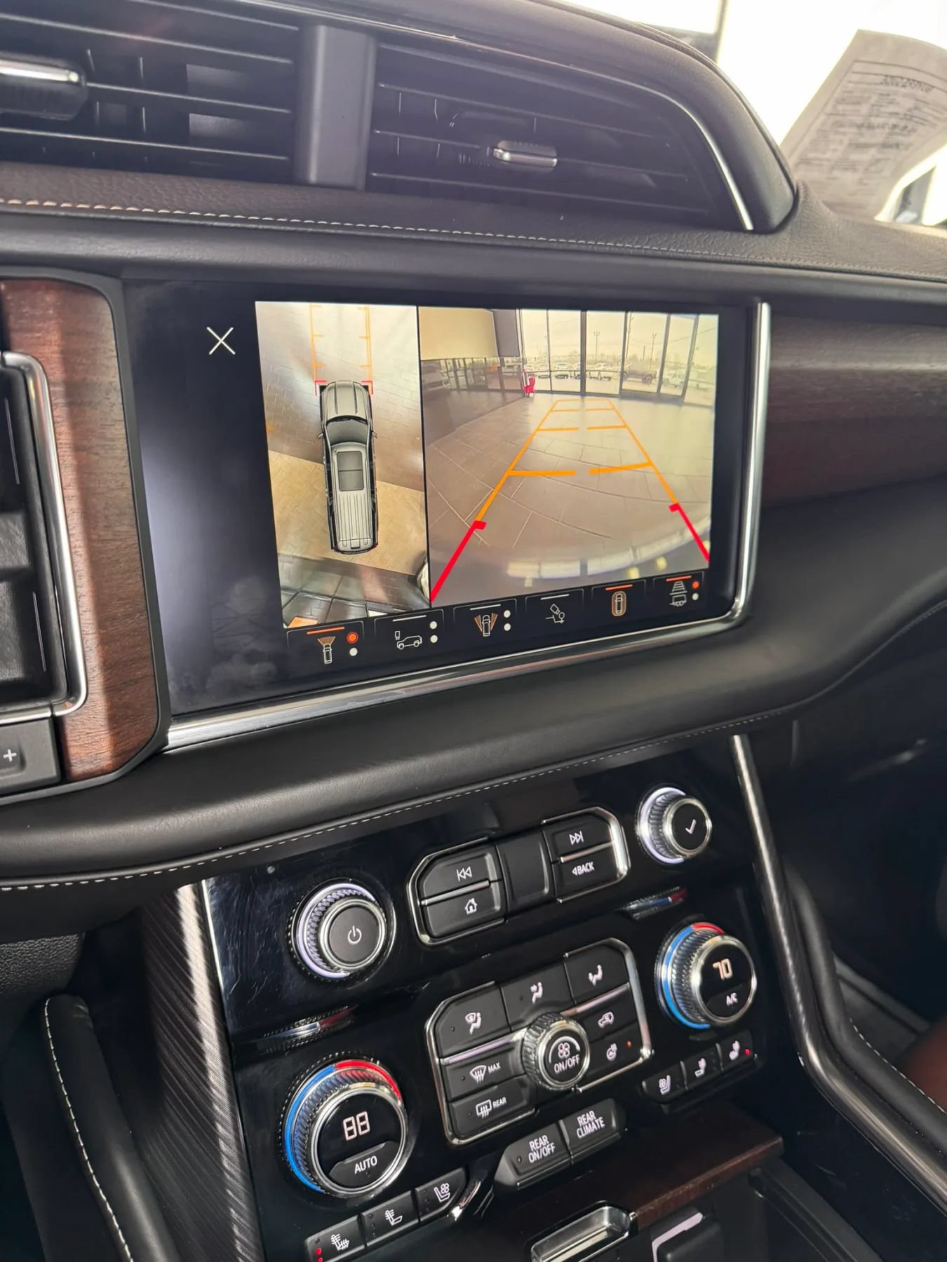 Used 2023 GMC Yukon Denali Ultimate AWD/4WD image 42