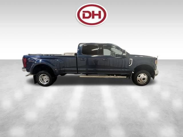 Used 2017 Ford F350 Lariat w/ Lariat Ultimate Package image 2
