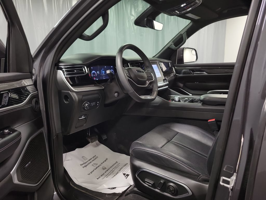 Used 2022 Jeep Wagoneer Series II AWD/4WD image 12