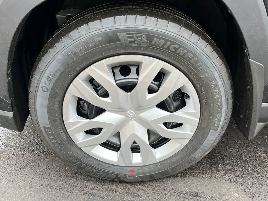 Used 2026 Toyota Corolla Cross L image 24