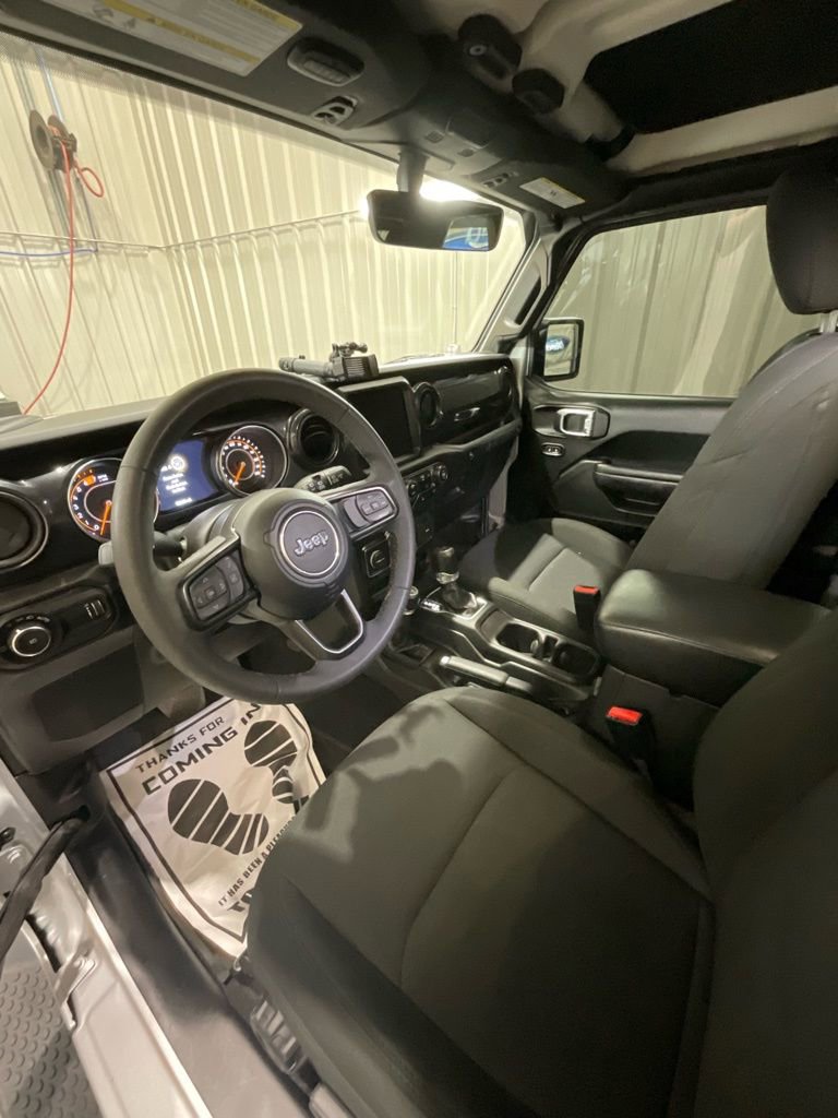 Used 2023 Jeep Wrangler Sport image 9