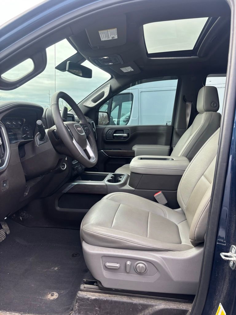 Used 2022 GMC Sierra 1500 SLT image 2