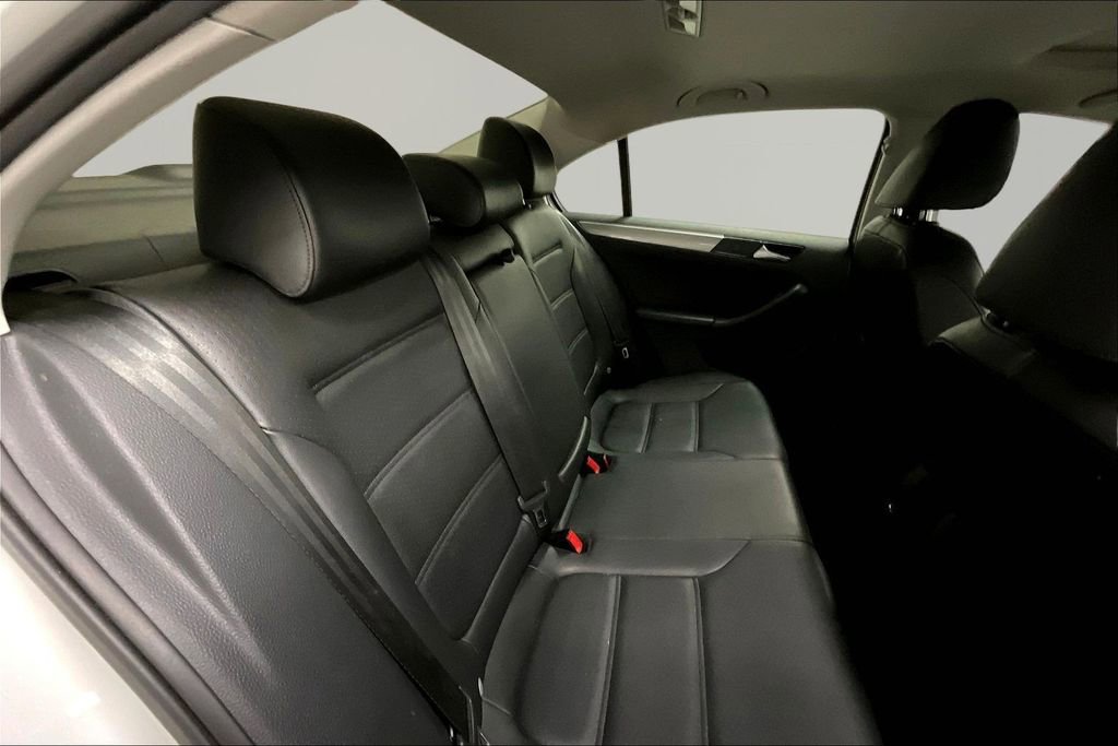 Used 2017 Volkswagen Jetta SE image 26