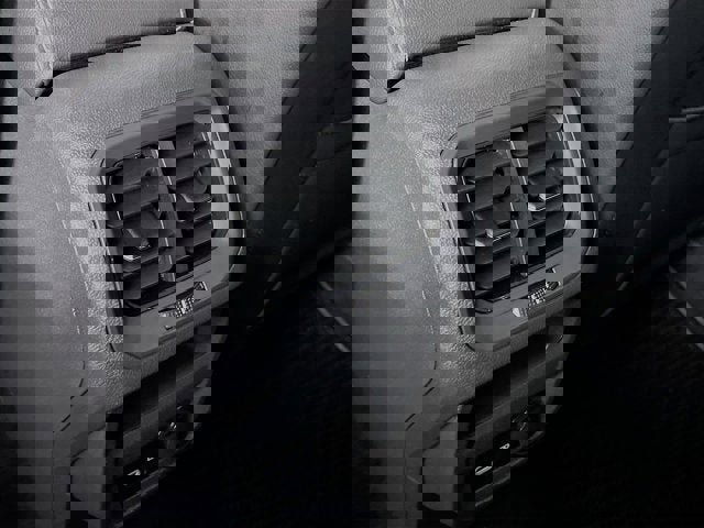 Used 2021 Volkswagen Tiguan SE image 24