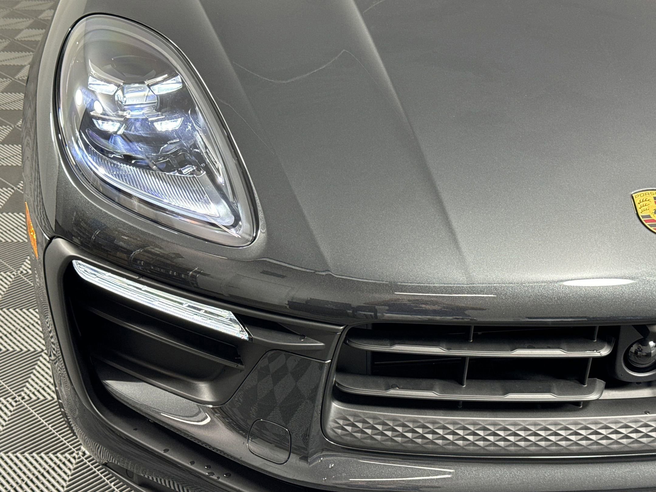 Certified 2025 Porsche Macan image 11