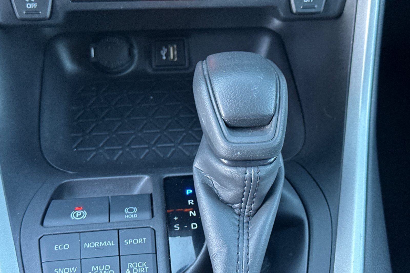 Used 2024 Toyota RAV4 XLE AWD/4WD image 21