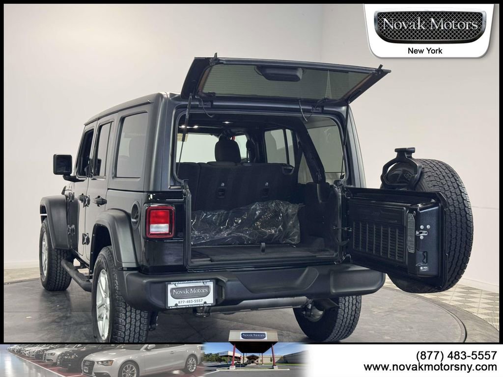 Used 2022 Jeep Wrangler Unlimited Sport image 7