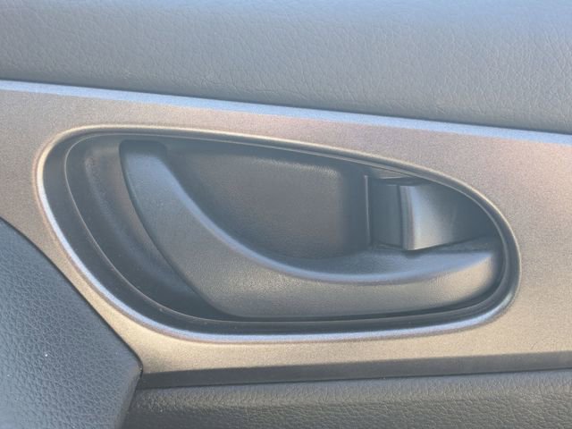 Used 2020 Nissan Rogue Sport S image 32