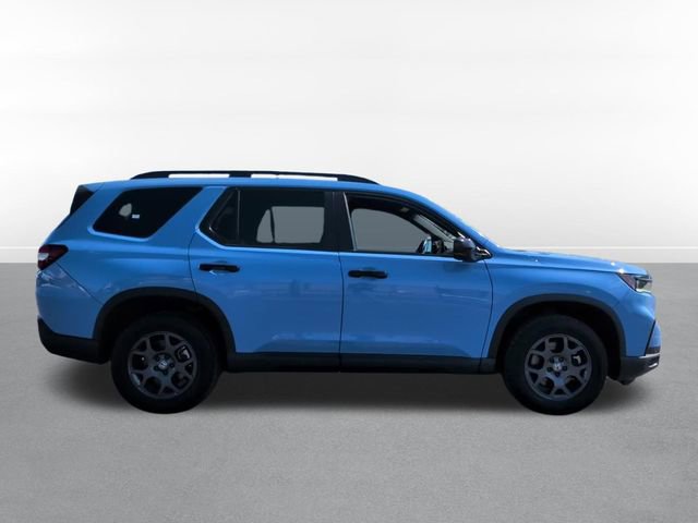 Used 2025 Honda Pilot TrailSport image 4