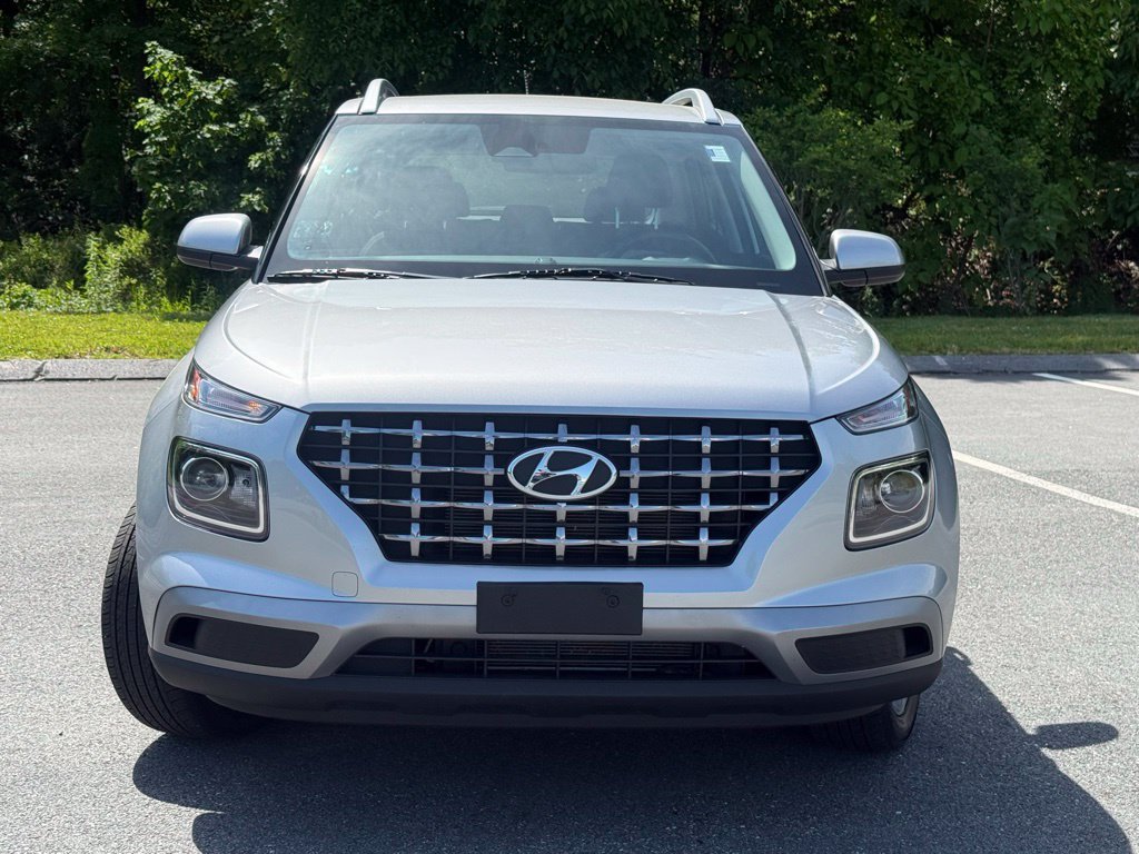 Used 2024 Hyundai Venue SEL FWD image 7