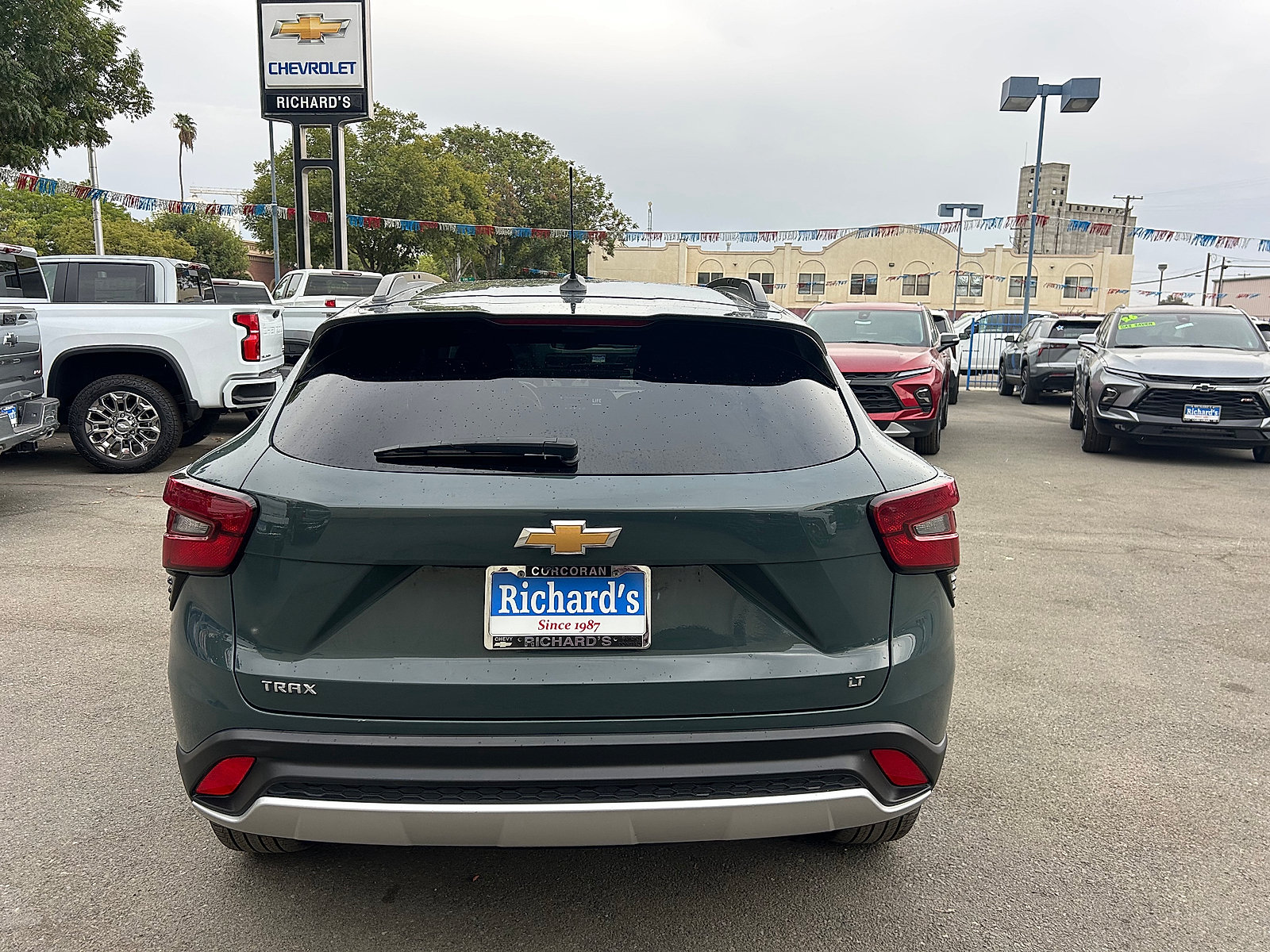 Used 2025 Chevrolet Trax LT FWD image 4