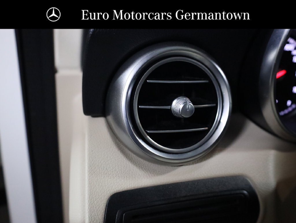 Used 2019 Mercedes-Benz GLC 350e 4MATIC image 12