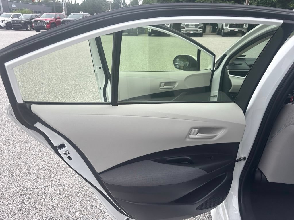 Used 2023 Toyota Corolla LE FWD image 34