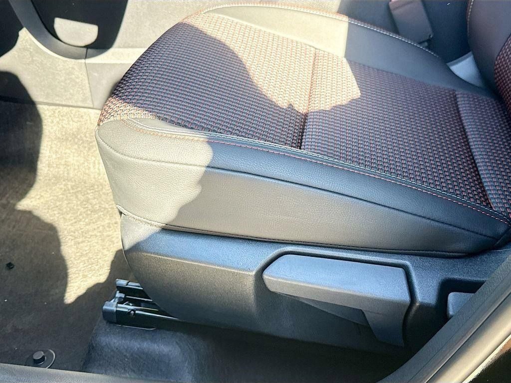 New 2026 Nissan Kicks SR w/ Illumination Package FWD image 18