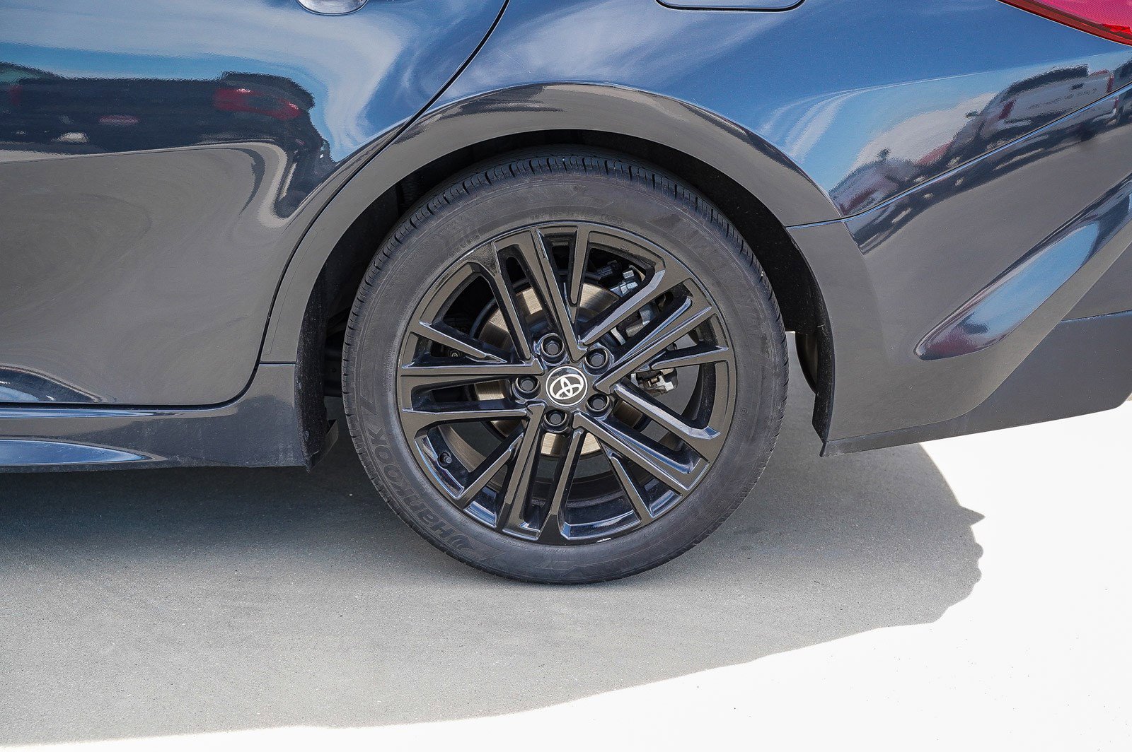 Used 2025 Toyota Camry SE image 8