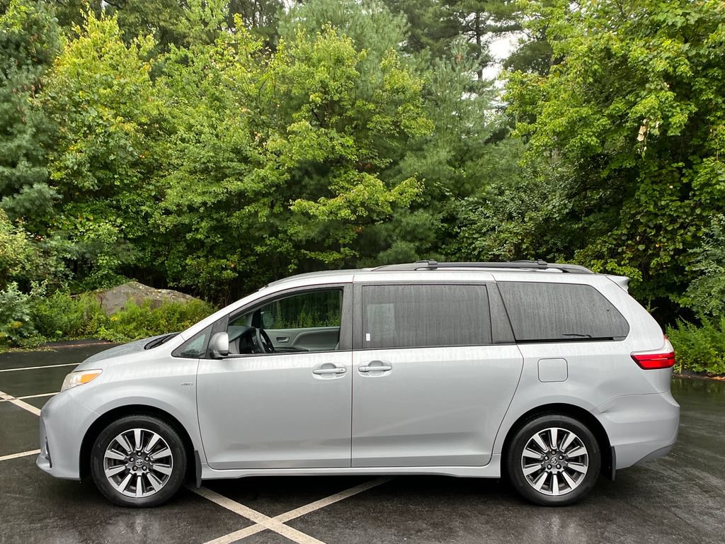 Used 2018 Toyota Sienna LE AWD/4WD video 2