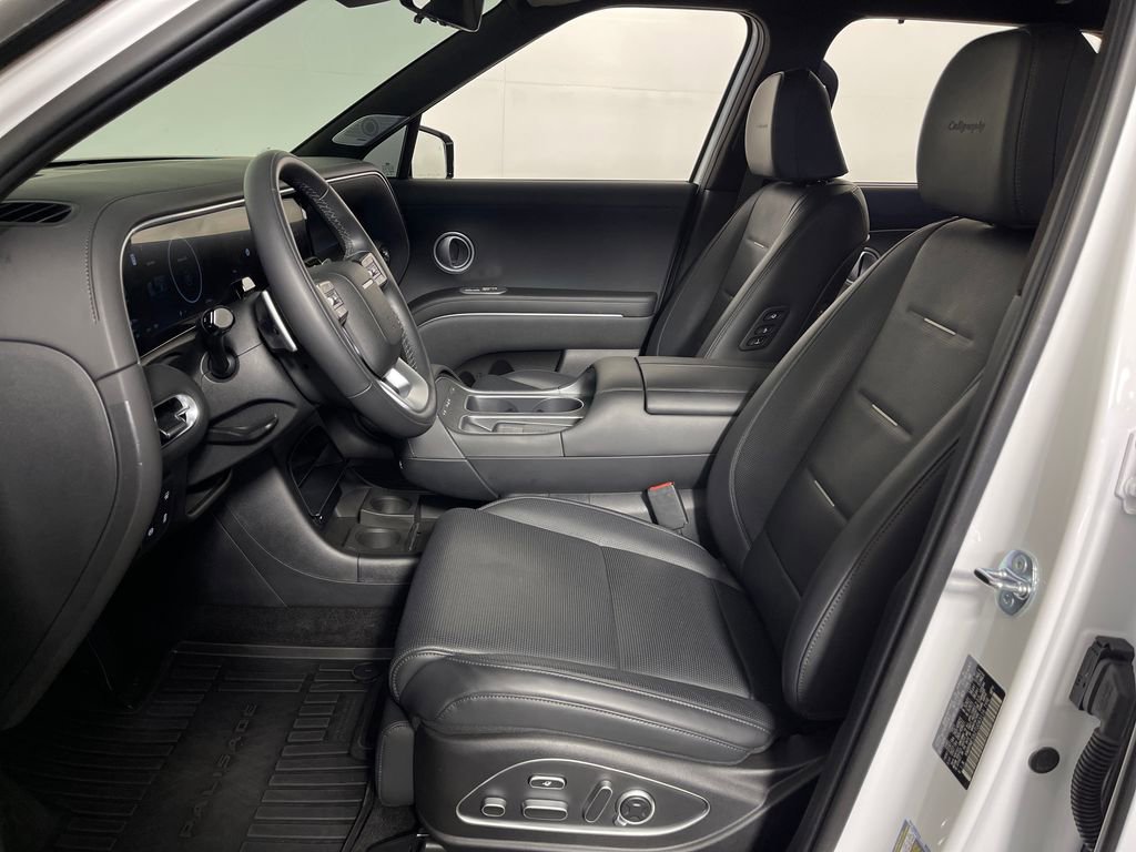 Used 2026 Hyundai Palisade Calligraphy AWD/4WD image 12