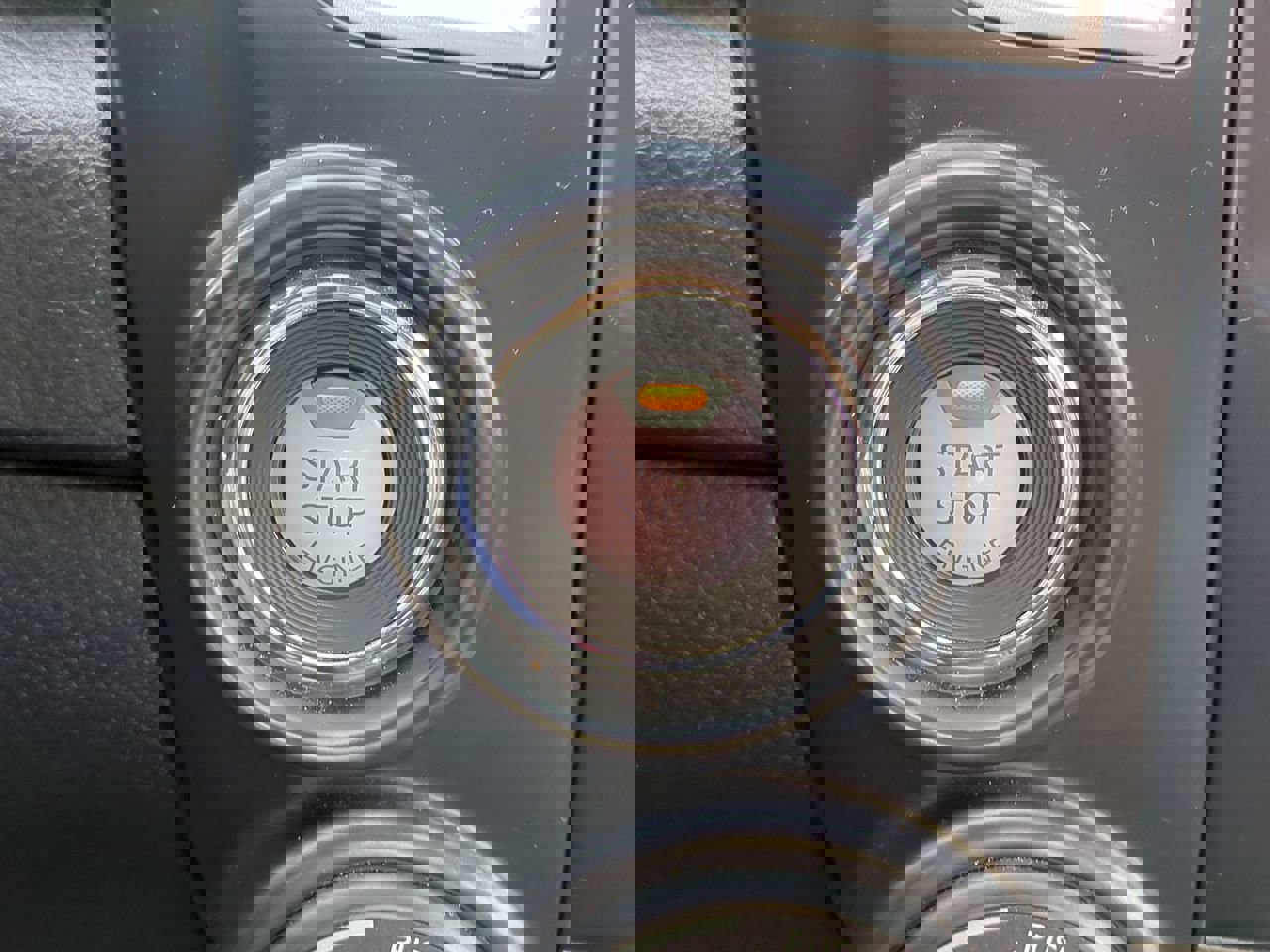 Used 2019 Nissan Titan SL w/ Midnight Edition image 29