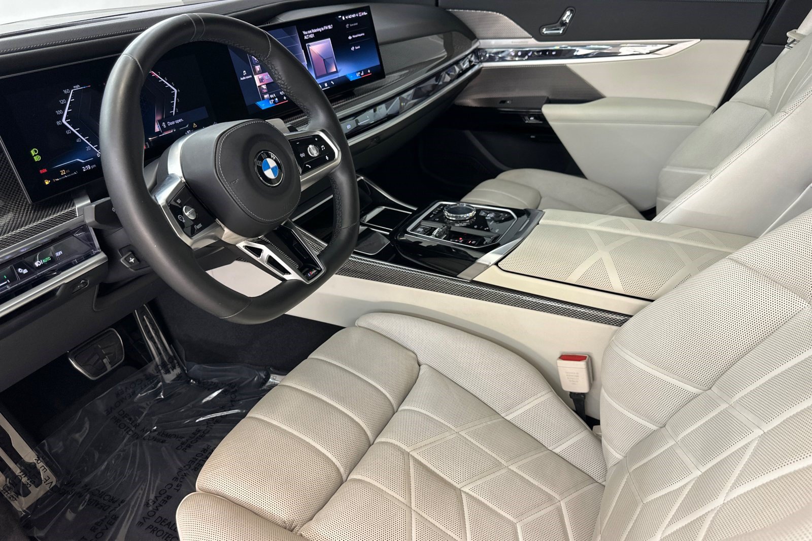 Certified 2023 BMW 740i RWD image 4