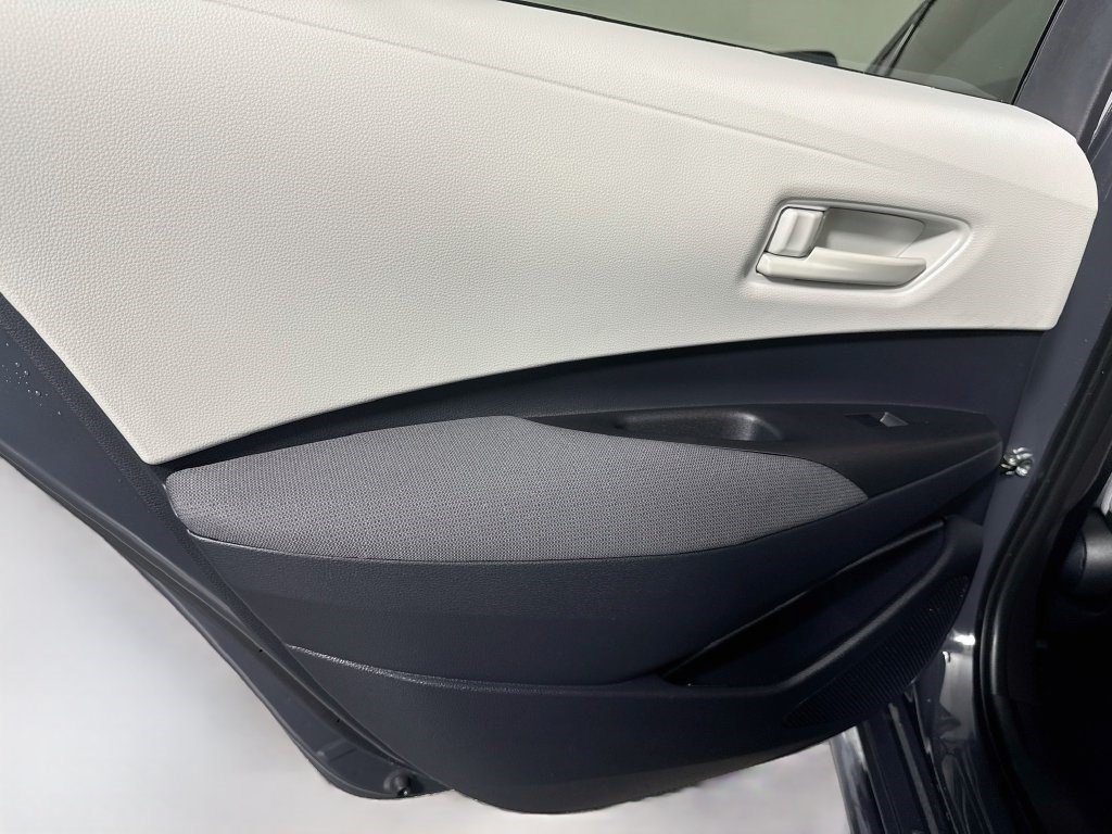 Used 2025 Toyota Corolla LE FWD image 24