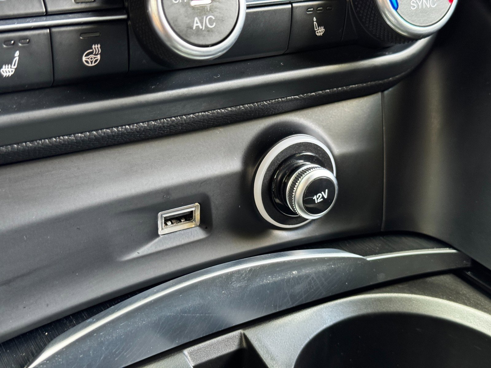 Used 2024 Alfa Romeo Stelvio Sprint image 29