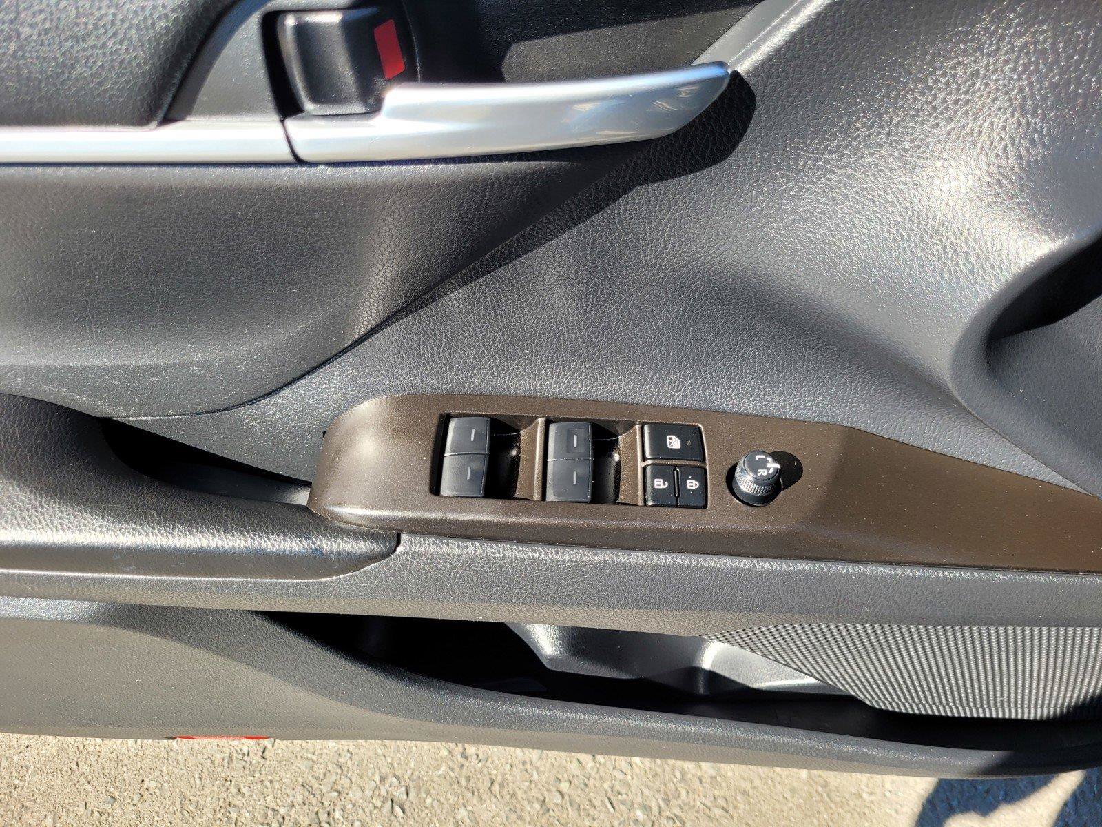 Used 2023 Toyota Camry SE FWD image 21