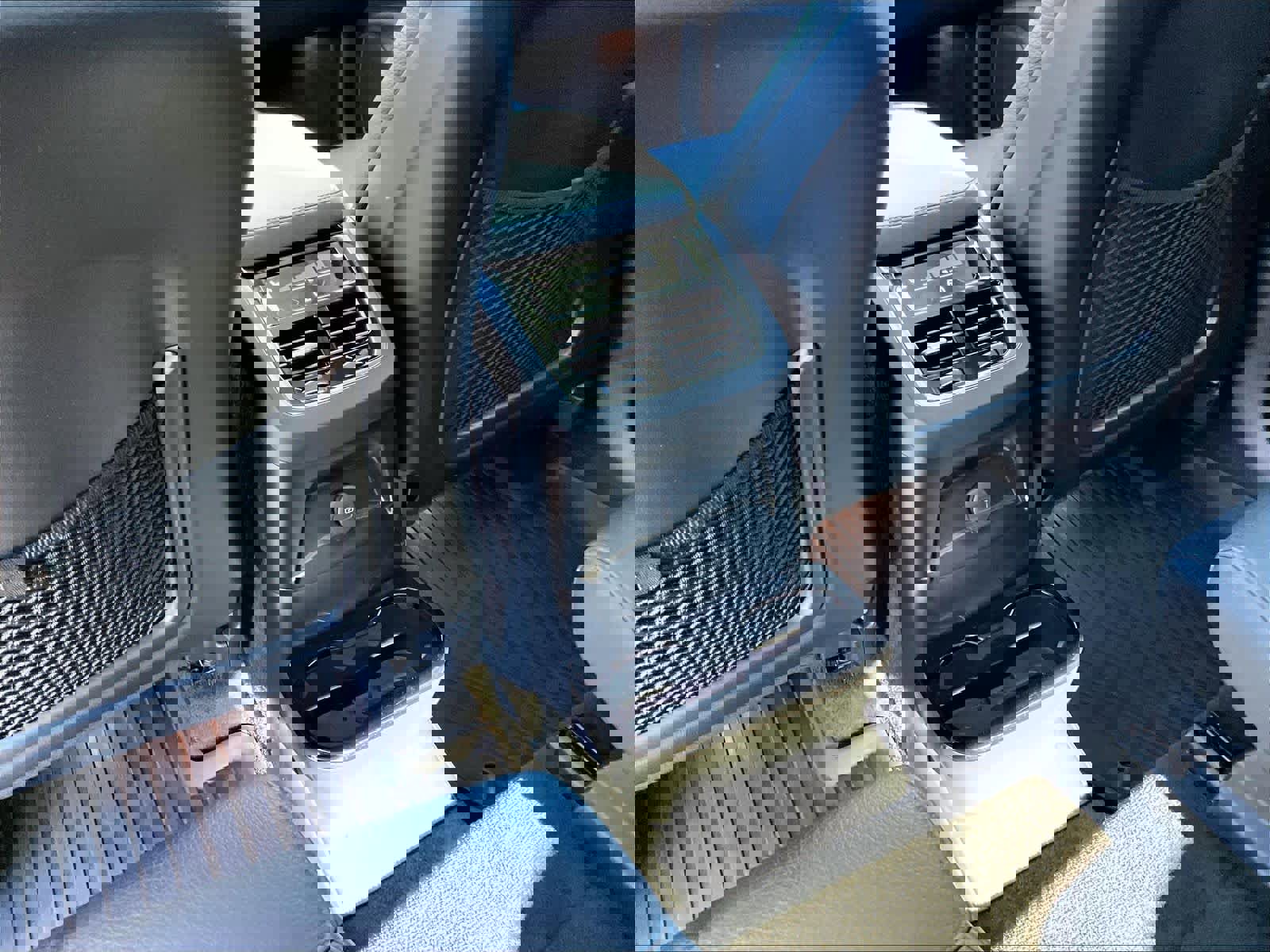 Used 2023 Volvo XC90 T8 Plus w/ Protection Package image 38